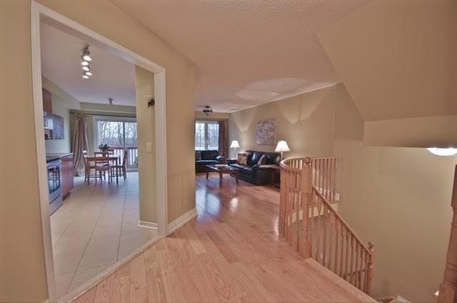 3388 Angel Pass Dr, House attached with 3 bedrooms, 3 bathrooms and 4 parking in Mississauga ON | Image 2